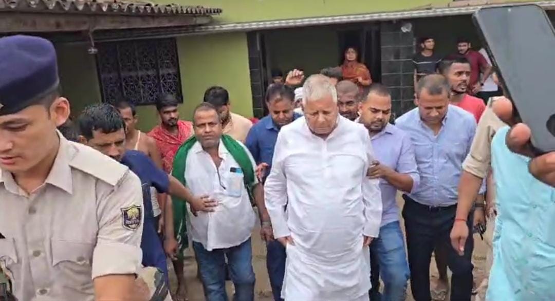Father Lalu suddenly reached his son's assembly constituency Raghopur