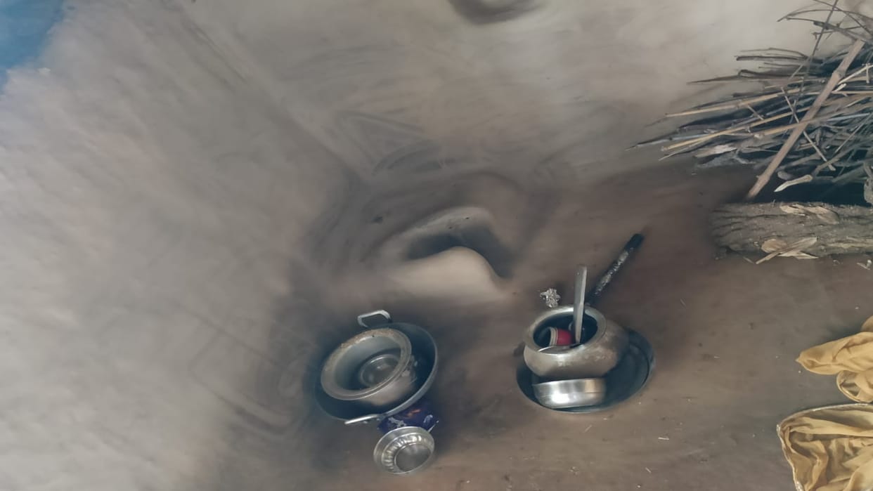 Cremation of brother and sister took place with tears in eyes, stoves were not lit in three hundred houses.