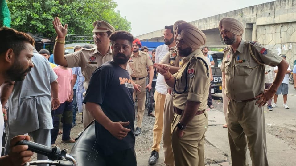 Firing between two groups in Pathankot police investigating