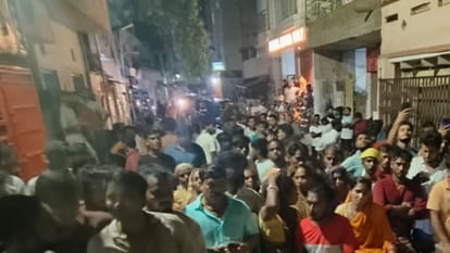 vegetable vendor committed suicide family protest keeping dead body in varanasi
