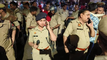 vegetable vendor committed suicide family protest keeping dead body in varanasi