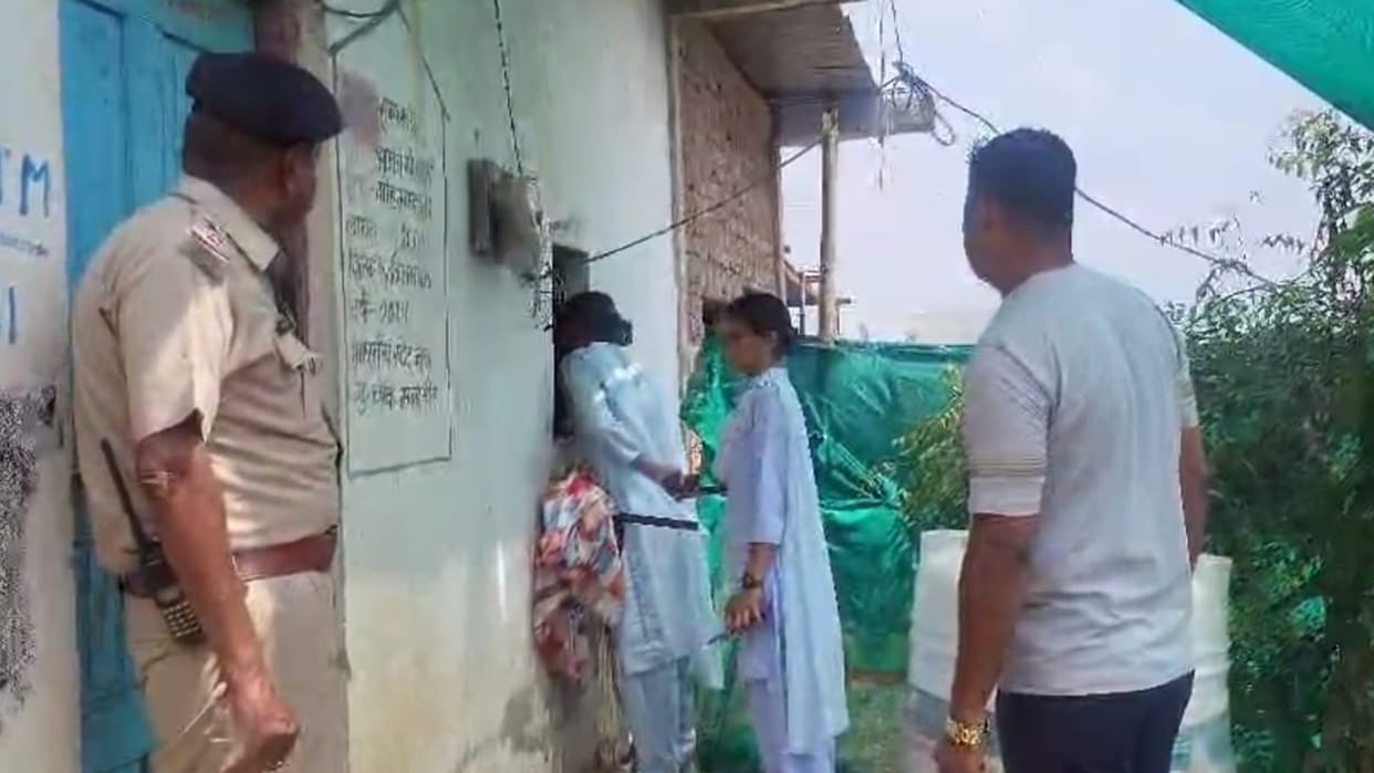 Mandsaur Sextortion gang that was robbing people exposed they used to call people through missed calls beat