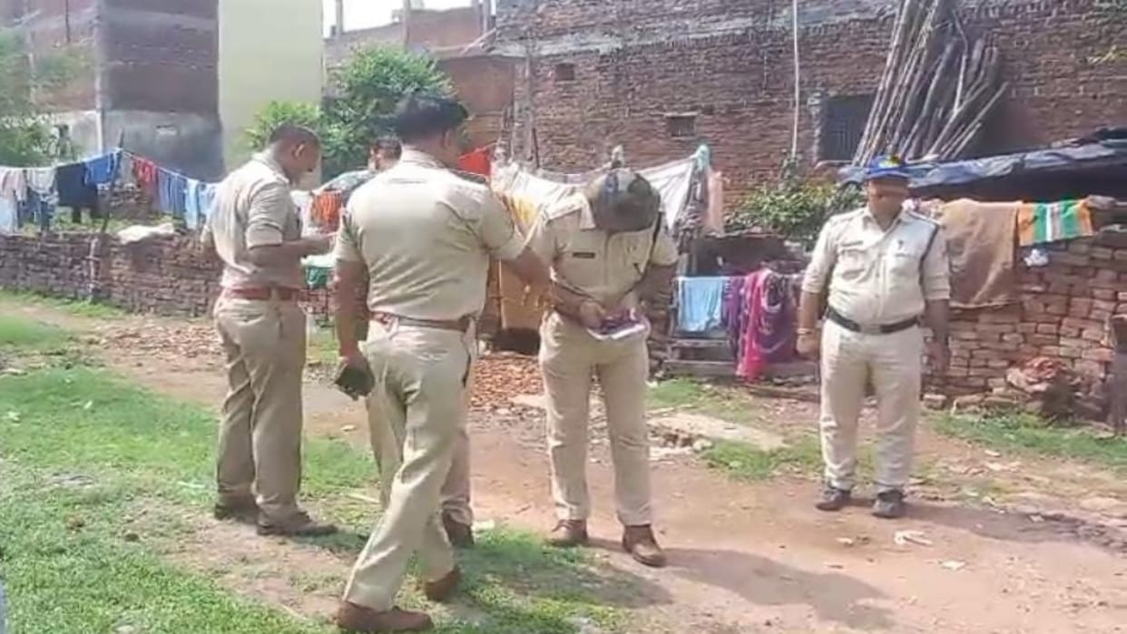 MP News Dead bodies of four members of the same family found in Satna