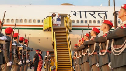 पीएम मोदी पहुंचे ऑस्ट्रिया।