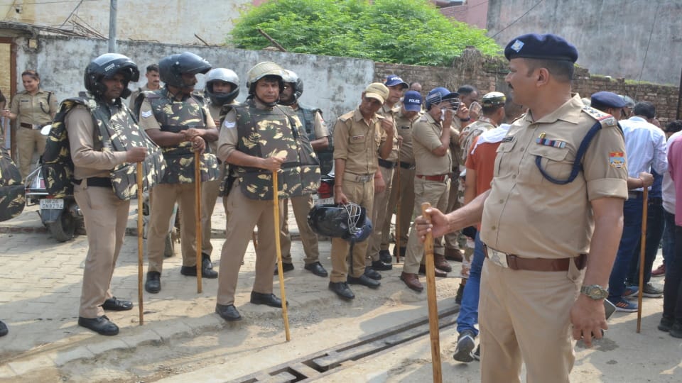 Uttarakhand Assembly By-Election 2024 Voting ruckus, Stone Pelting and Firing in Mangalore