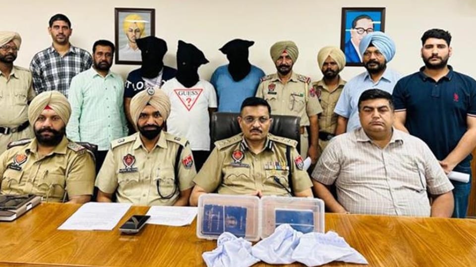Tarn Taran police exposed big network of fake licenses of arms.