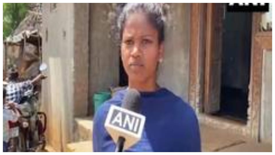Daily wage laborer's daughter reached NIT, Rohini achieved 73 percentile in JEE Main exam.