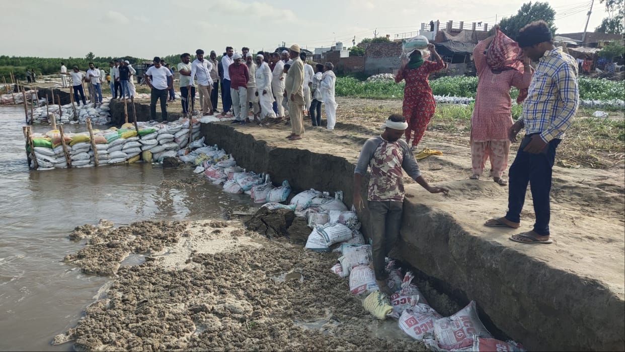 Panipat: Yamuna embankments flowed six feet, villagers worried