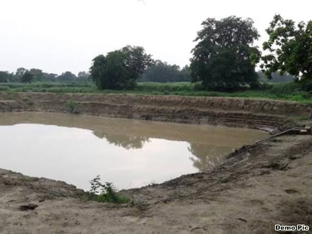 Mother and two children died due to drowning in water, a pit was dug in the field, there was chaos in the fami