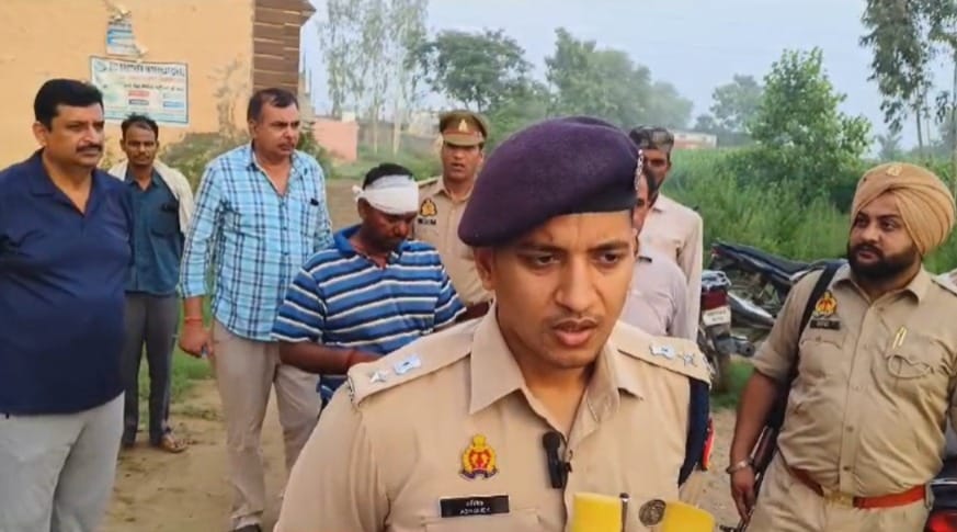 Shamli: In Chausana, a businessman's family was held hostage and robbed of Rs 10 lakhs