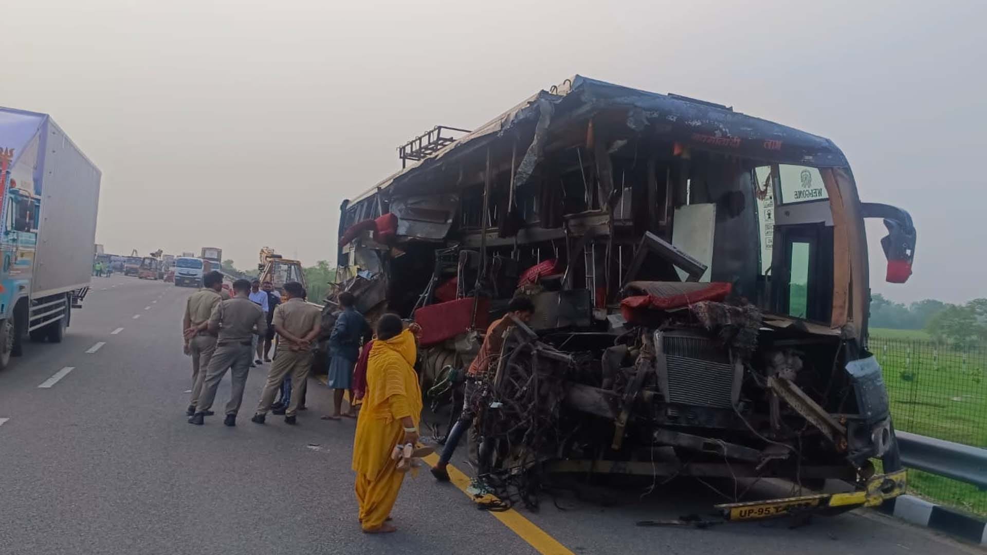 Unnao Accident: Family members reached the postmortem house and started crying after seeing the dead body