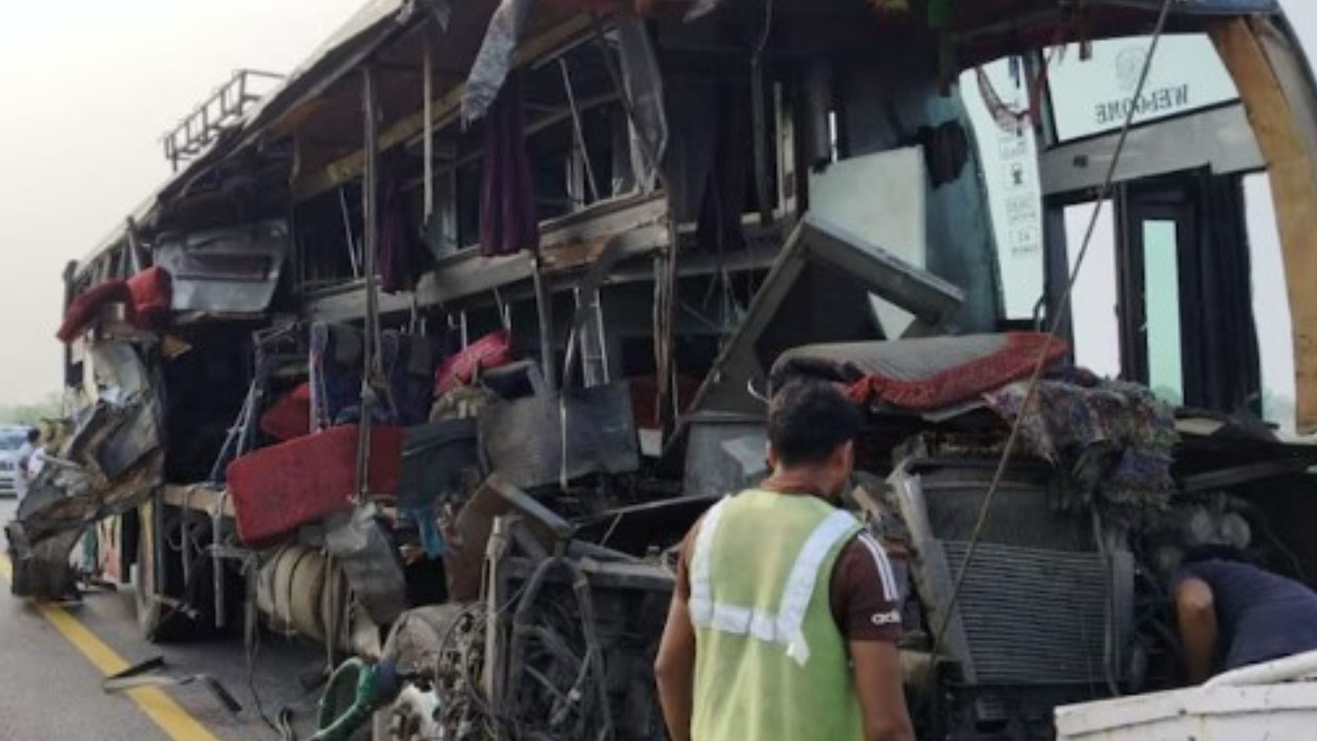 Unnao Accident: Family members reached the postmortem house and started crying after seeing the dead body