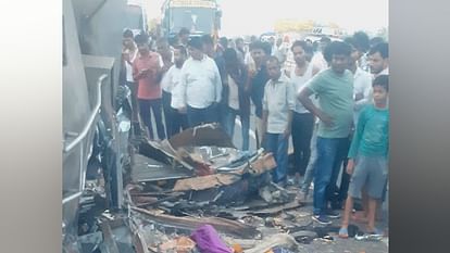 Unnao Accident News Tragic Accident on Lucknow Agra Expressway 18 Dead Check Photos