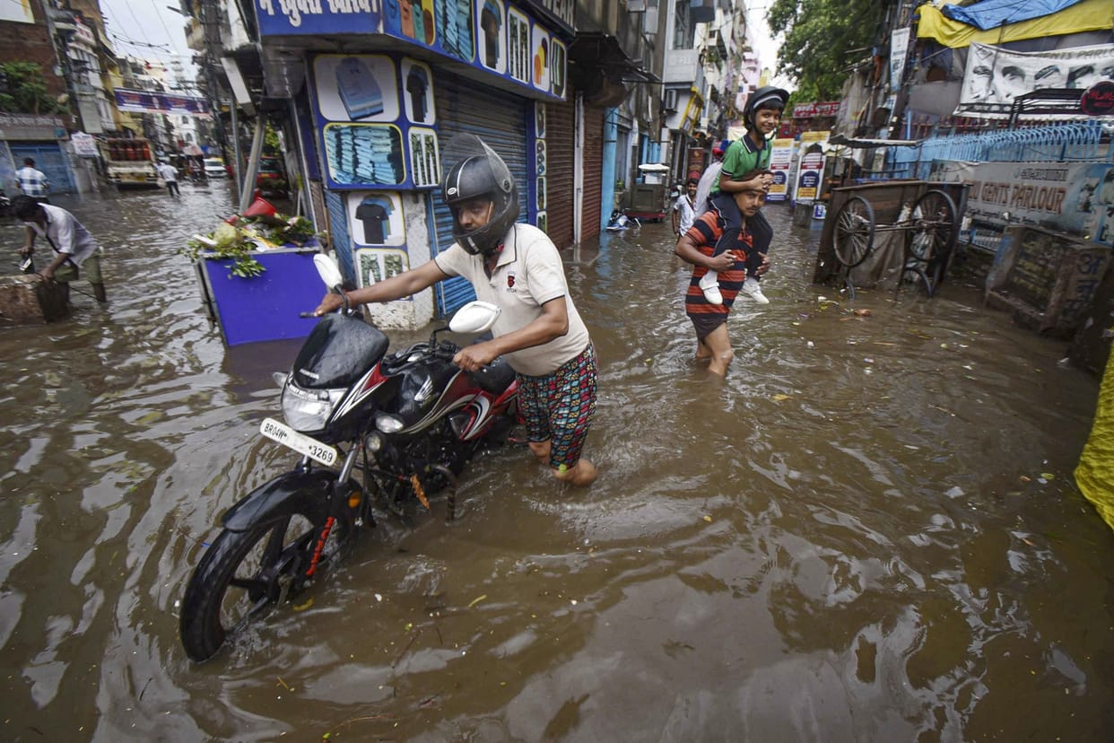 monsoon motorcycle riding tips and tricks bike safety tips for adults motorcycle tips