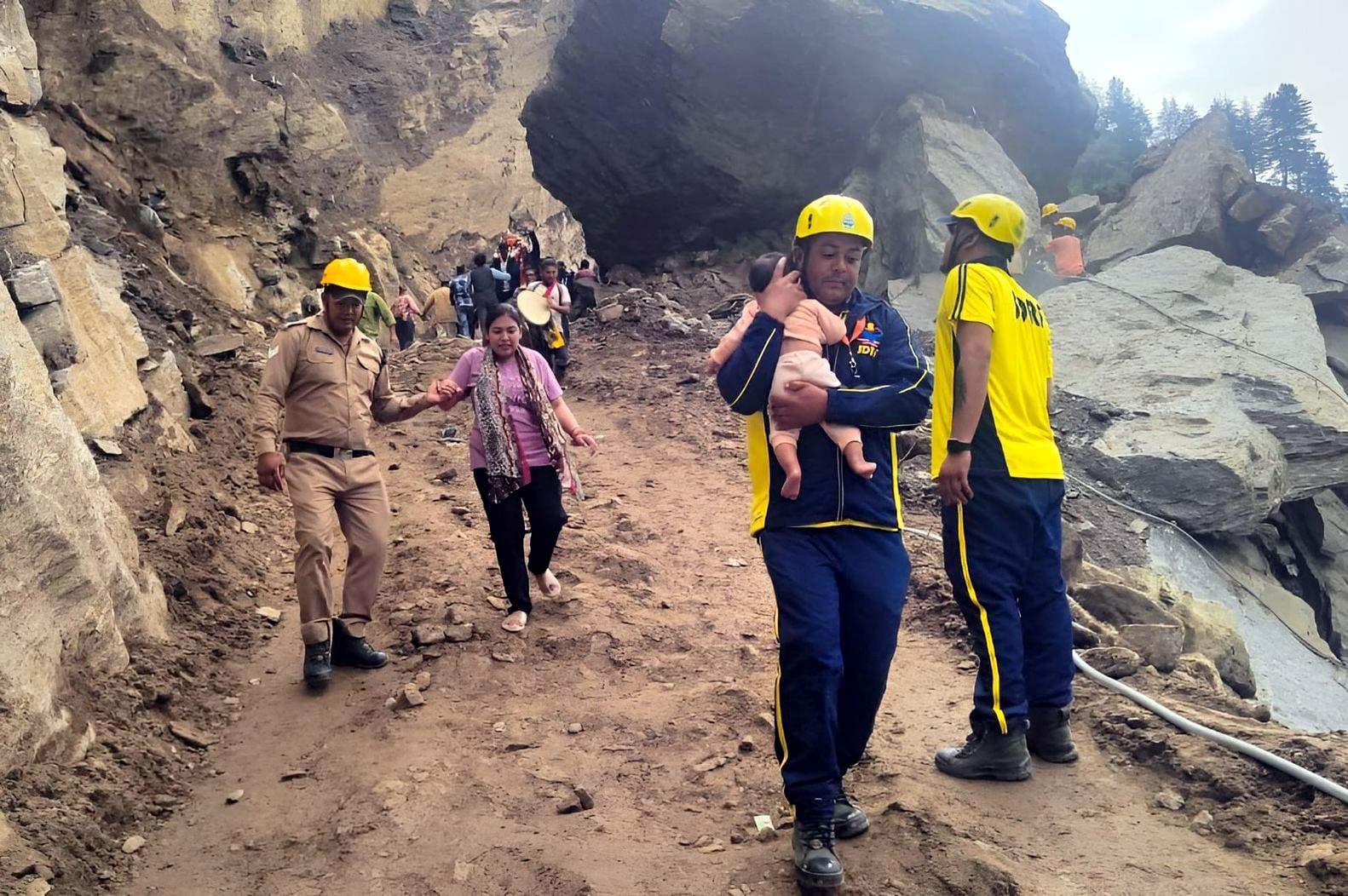 Badrinath highway Closed from Three days due to Landslide 3000 pilgrims stuck some Return from Way Photos