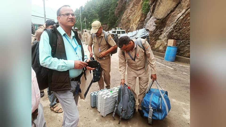Uttarakhand Badrinath By Election Stuck polling parties said travelled through footpath walked in kilometers