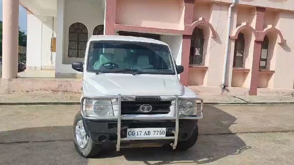 Anti corruption team caught Babu taking bribe in Narayanpur