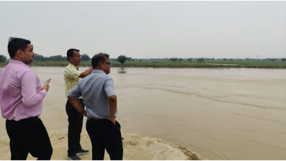 In Gorakhpur, Saryu's water level reached 27 cm above the danger mark