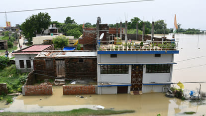 DM inspected the villages affected by Rapti river in Gorakhpur, 64 villages affected