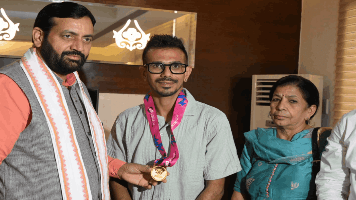 CM Nayab Singh Saini honored cricketer Yuzvendra Chahal in Gurugram