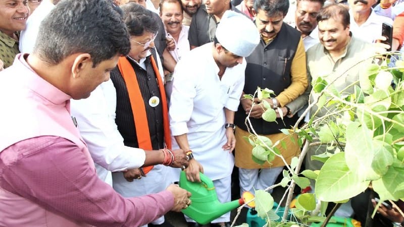 Pm modi jyotiraditya Scindia kailash vijayvargiya rahul gandhi manipur news indore