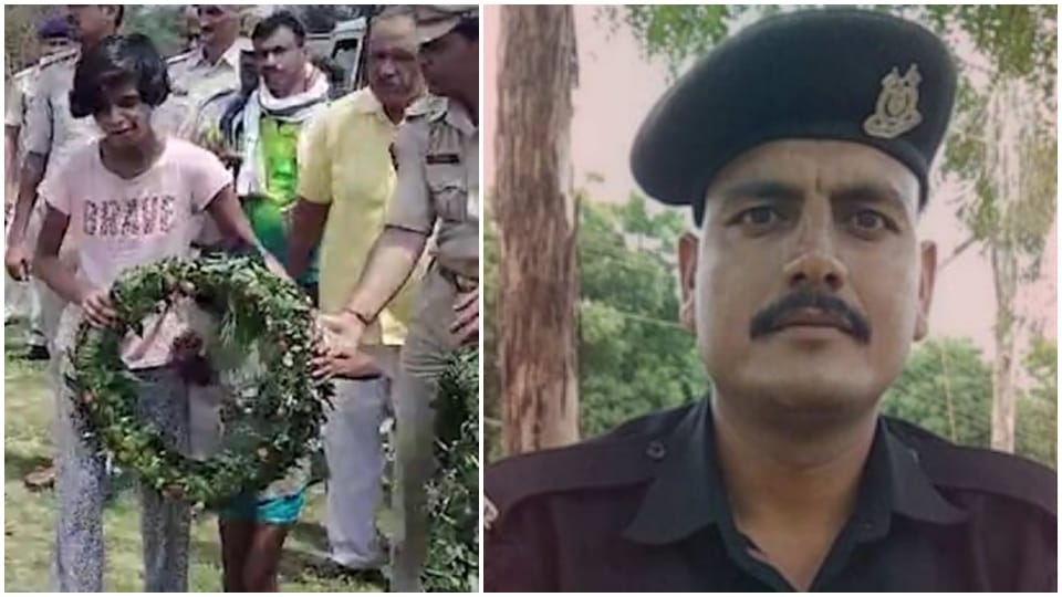 सीआरपीएफ जवान अनिल कुमार का किया अंतिम संस्कार।