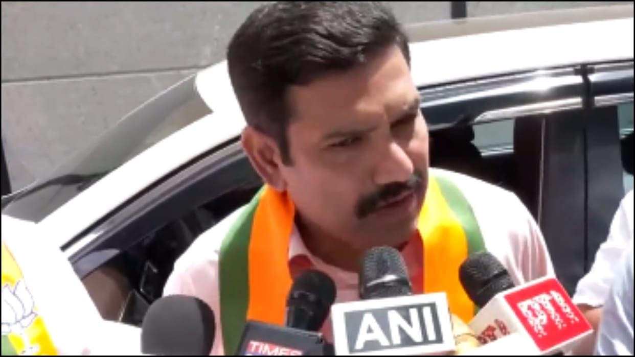 BJP lashes out on Karnataka government over development of state news in hindi