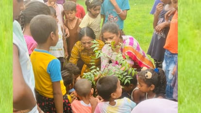 10 trees planted in Gomati Nagar under the look after of Samvedna Sanstha.