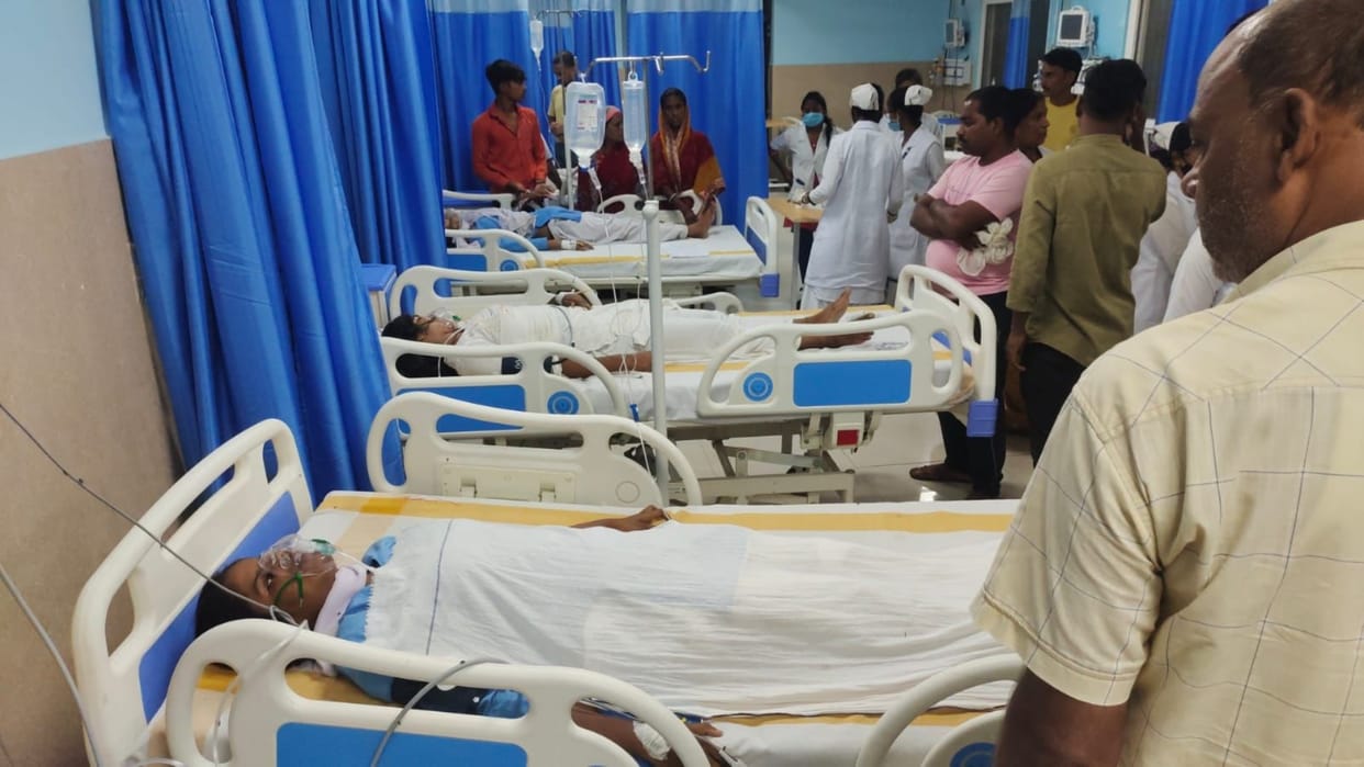 many girl students injured after lightning struck school in Arrah Bihar