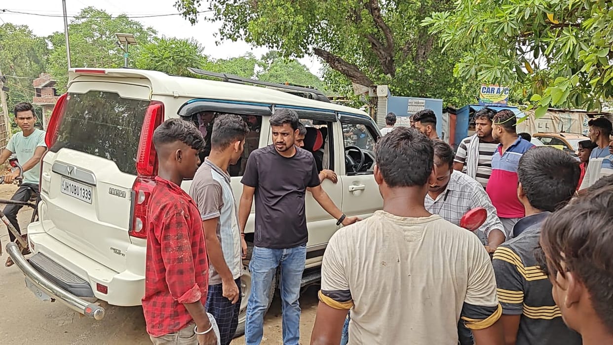 Bihar News: Excise department team caught liquor in filmy style