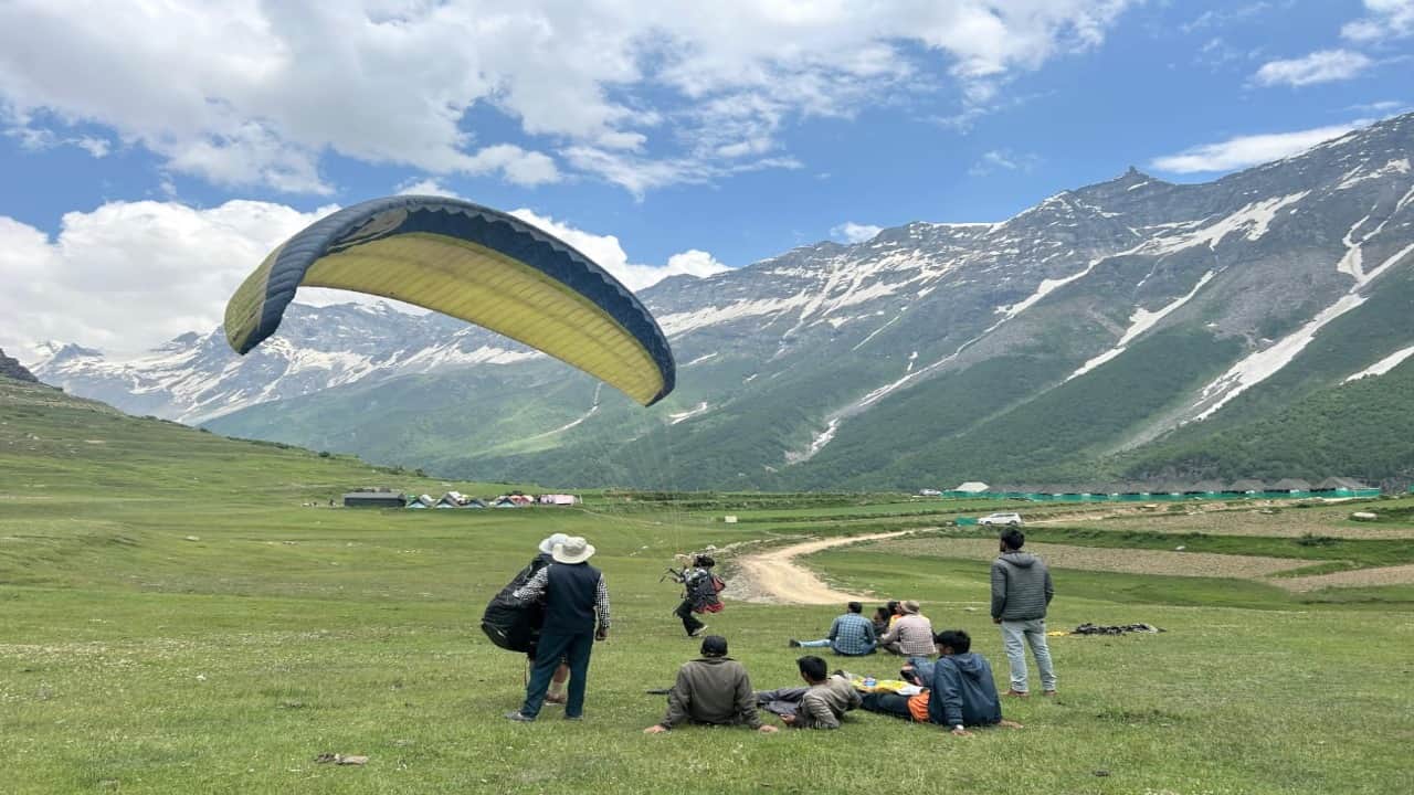 Best Paragliding destinations In India Adventure Sports Places Disprj