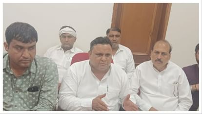 Haryana: सरपंच एसोसिएशन सरकार के सभी कार्यक्रमों का करेगी बहिष्कार, बैठक में सरपंचों ने लिया निर्णय Haryana: Sarpanch Association will boycott all government programs
