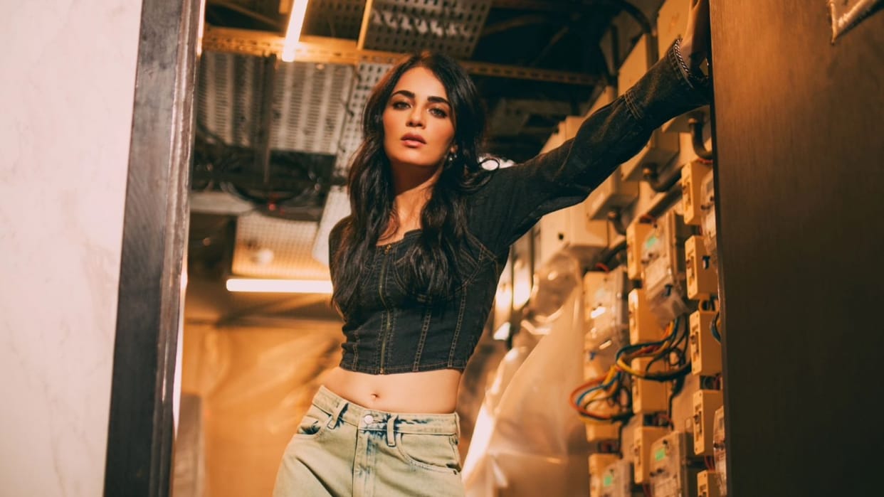 know about box office collection of Radhika Madan film Pataakha kuttey angrezi medium ahead of Sarfira release