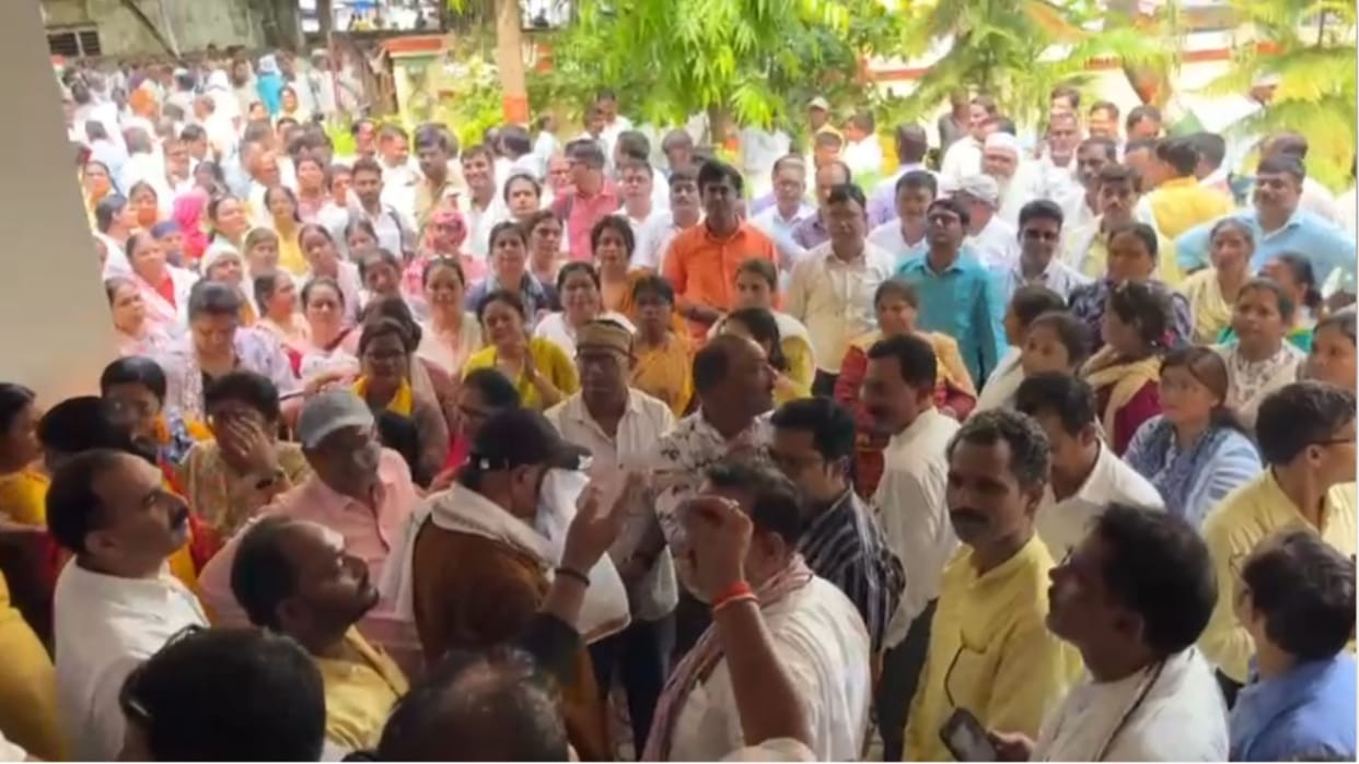 Teachers protest at BSA office in Varanasi regarding digital attendance
