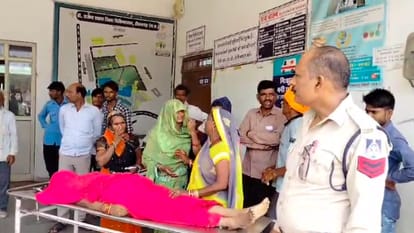Tikamgarh: Uproar after death of woman due to snakebite, family members are not conducting post mortem