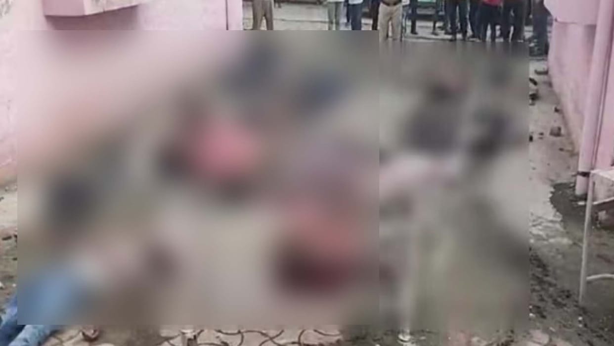 Unnao Accident: Officials gave clarification on keeping the bodies on the ground in CHC