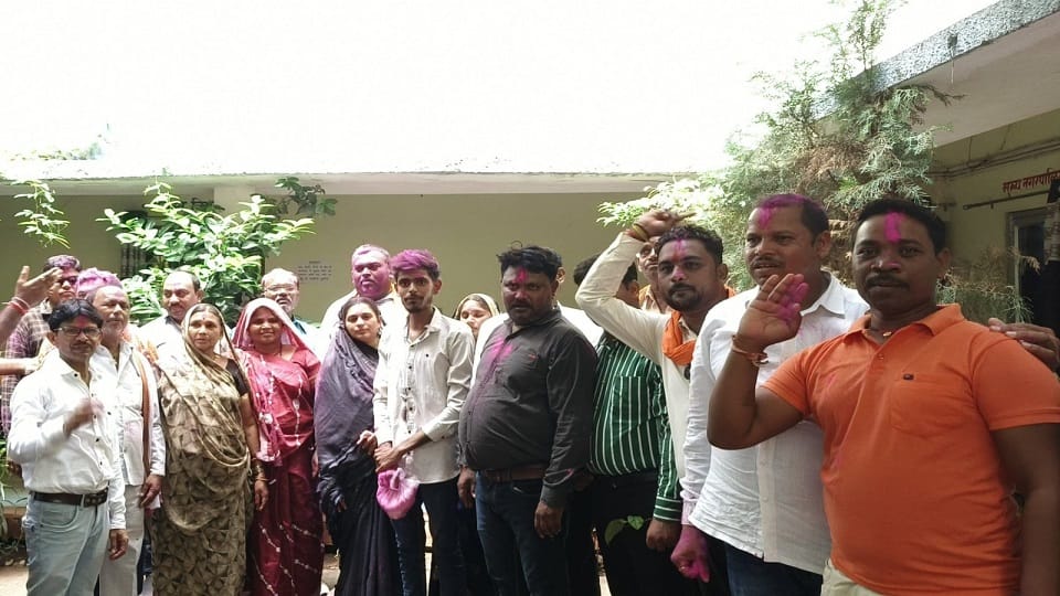 Congress government fell in Nagar Panchayat Pipariya no confidence motion passed against Nagar Panchayat presi
