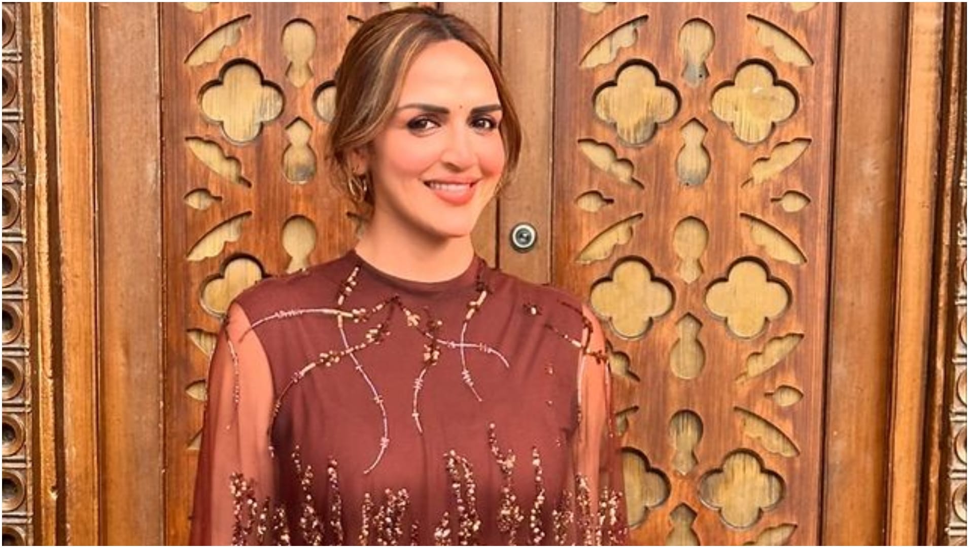 Bobby Deol sister and actress Esha Deol is soon be debuting in Telugu cinema with film Hero Heeroine