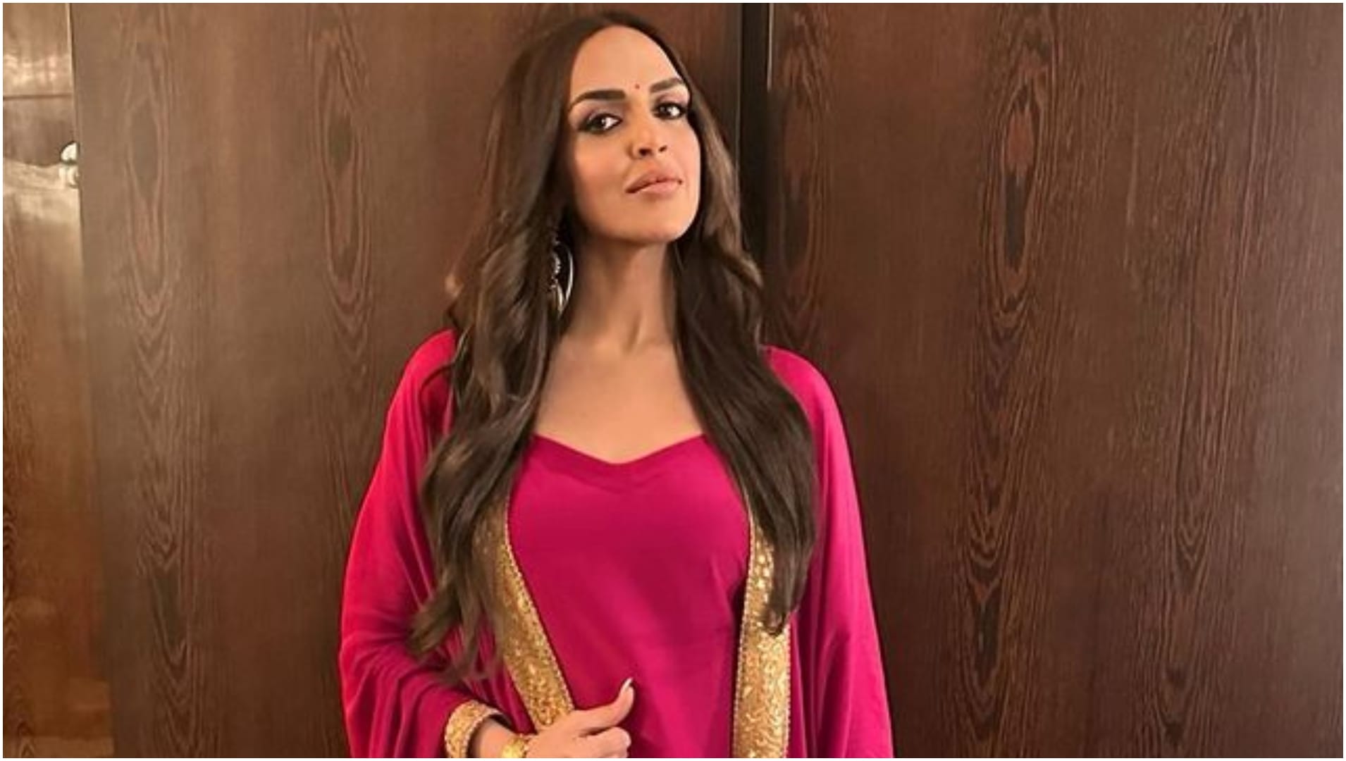 Bobby Deol sister and actress Esha Deol is soon be debuting in Telugu cinema with film Hero Heeroine