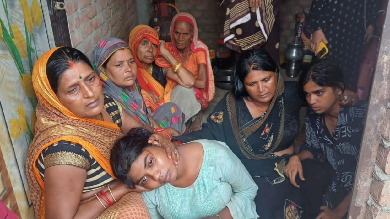 Bolero trampled young man in ballia villagers got angry blocked the road chaos family members