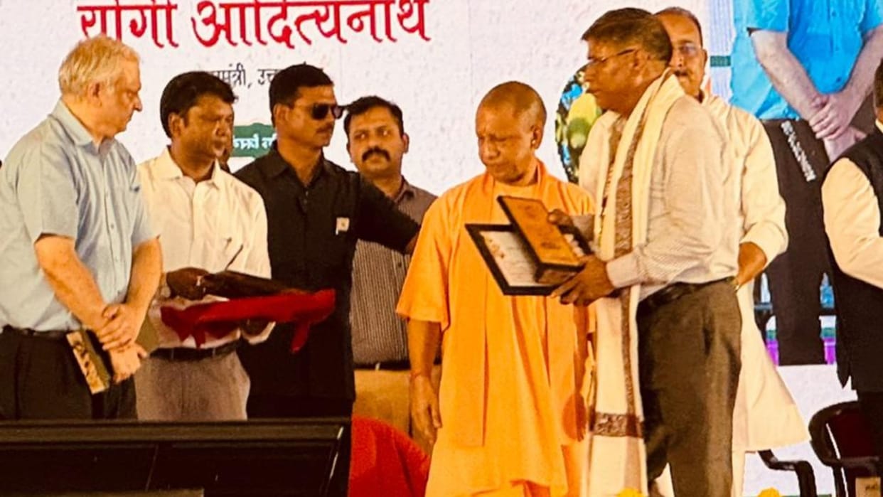 many farmers will display 75 varieties of seven types of mangoes Banarasi Langda Mallika and Amrapali