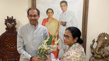 उद्धव ठाकरे से मिलीं ममता बनर्जी