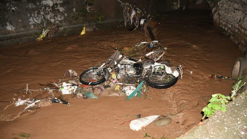 30 houses evacuated due to overflowing of Kalsia drain in haldwani
