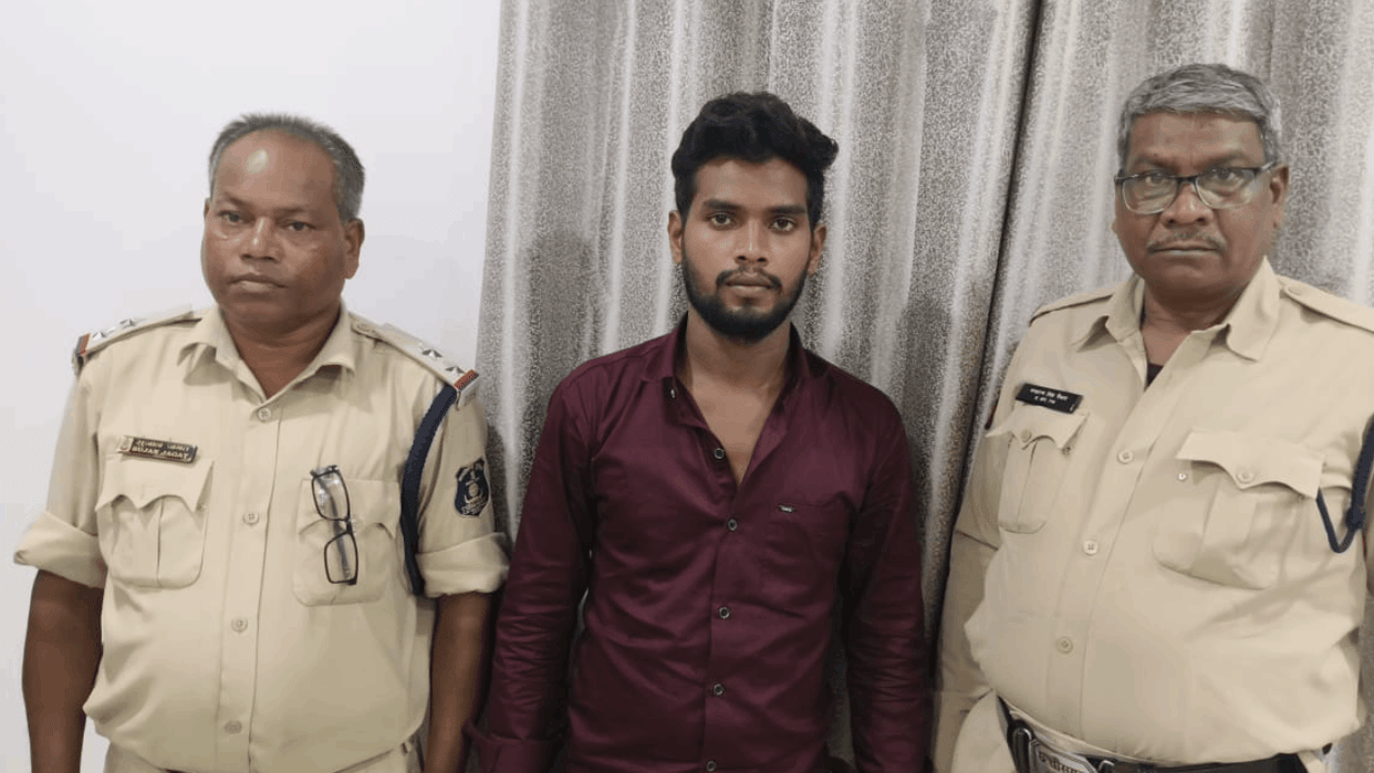 Bilaspur girl drink poison after swearing to die together and then absconded