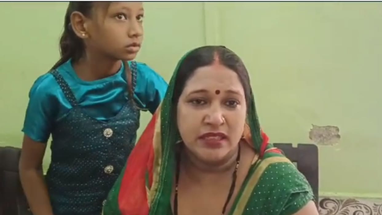 fifty thousand rupees snatched from woman in ballia Victim was going deposit money