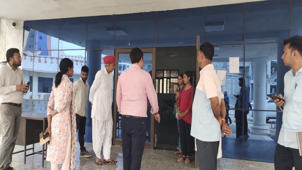 Sirohi : Lumbaram reached Medical College for surprise inspection, students opened up a bundle of complaints