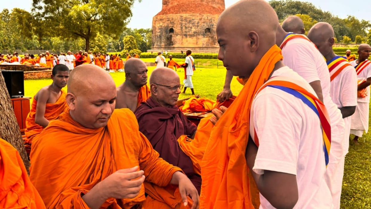 Varanasi Top News 200 worshippers cheevers for Dhamma Sadhana in varanasi