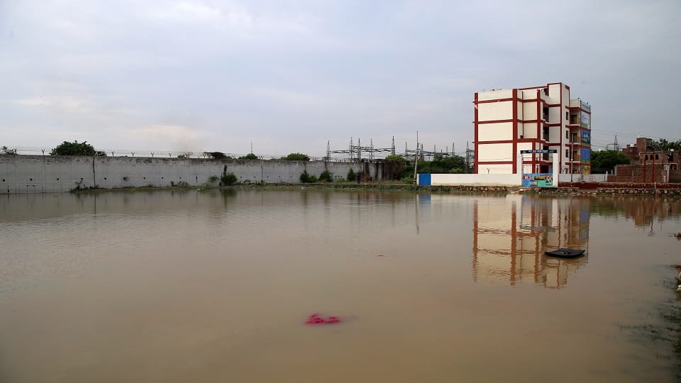 Repair work of embankment of Munak Canal completed