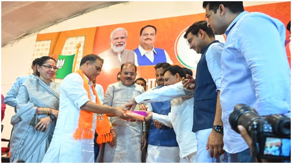 BJP leaders celebrated victory Amarwada in Bhopal big leaders gathered in state BJP office