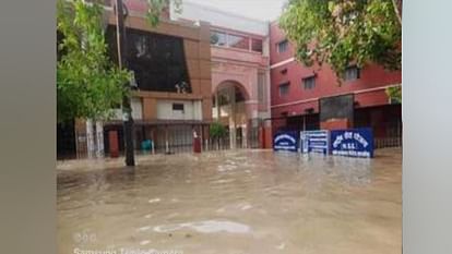 flood in UP 800 villages surrounded thousands of people migrated water on highway See Photos